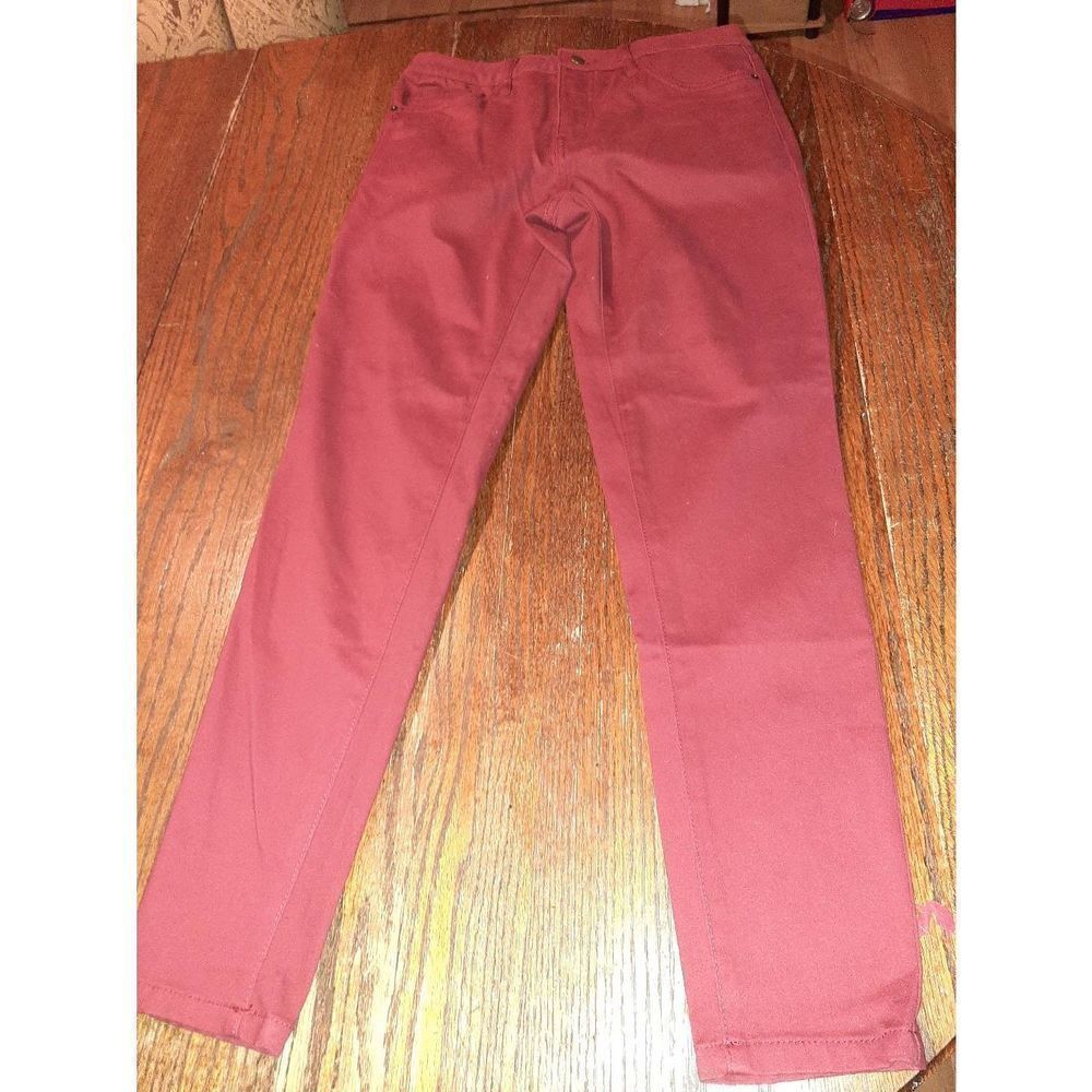 Size 8 Serra Dark Red Stretchy Pants with Pockets and Belt Loops Mid Rise